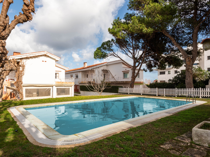 Swimming pool of House or chalet for sale in Maó  with Air Conditioner, Heating and Private garden