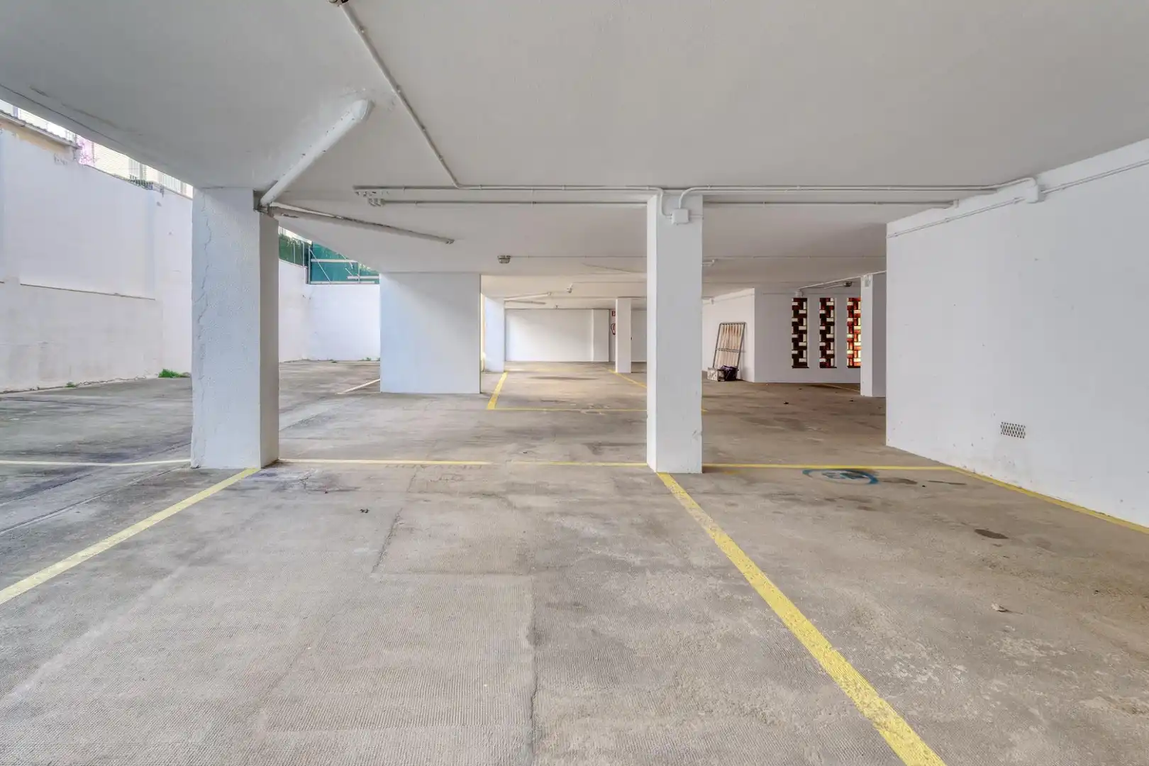 Parking de Planta baja en venta en Roses con Aire acondicionado, Parquet y Terraza