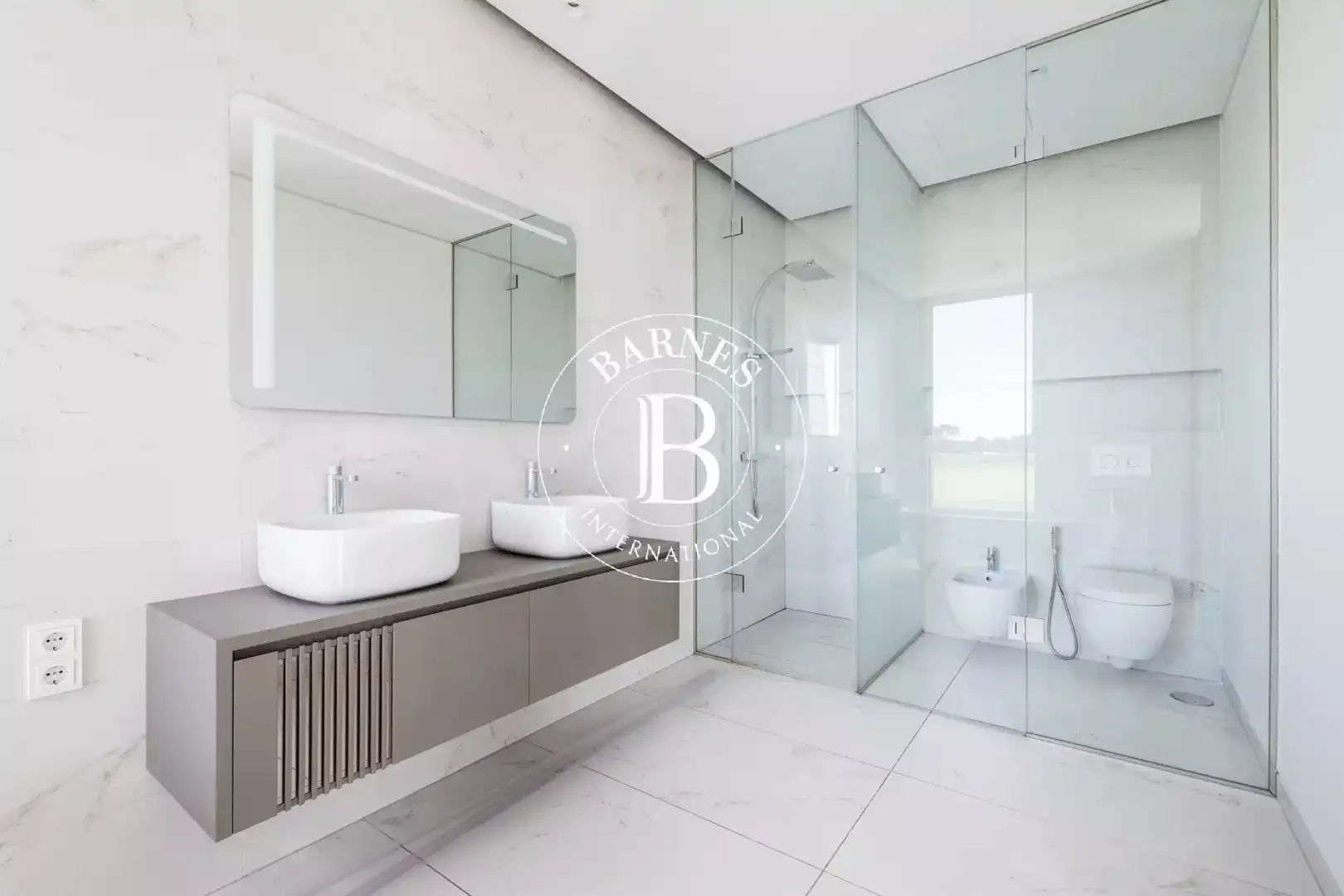 Bathroom of Flat for rent in Pozuelo de Alarcón  with Air Conditioner, Heating and Terrace