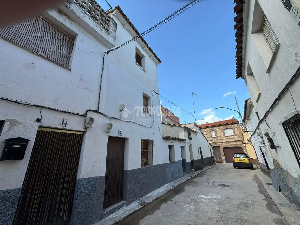 Vista exterior de Casa adosada en venta en Almorox
