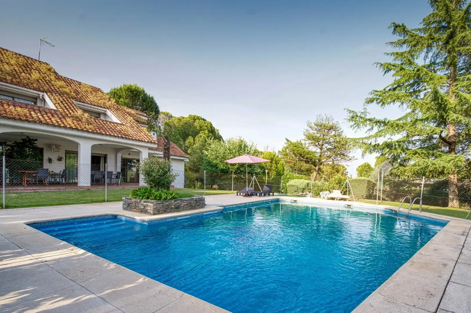 Detached house with terrace for sale in Calle del Valle de Tobalina, imagen 2