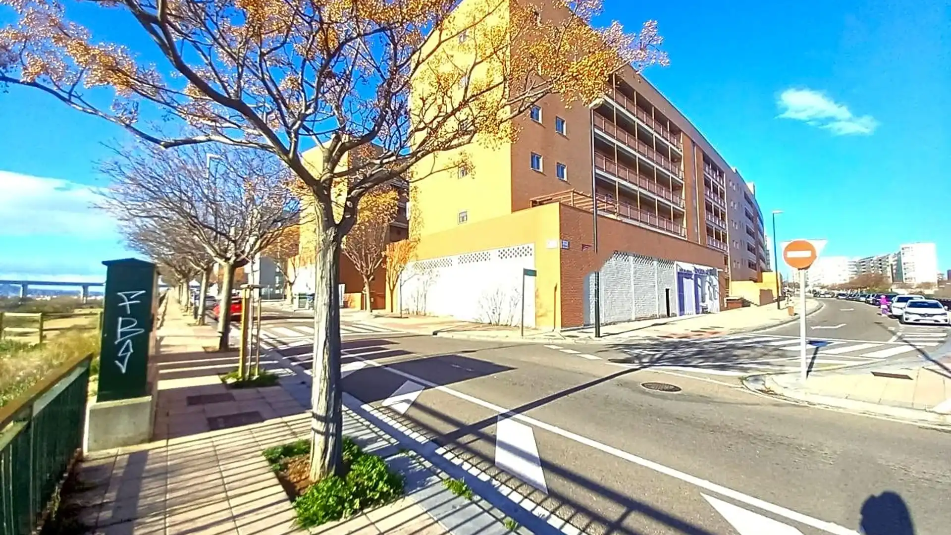 Vista exterior de Local en venta en  Zaragoza Capital