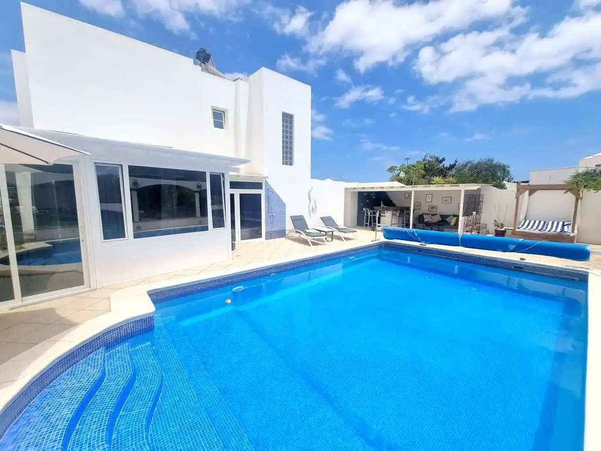 Swimming pool of Houses for sale in Tías  with Air Conditioner, Private garden and Terrace