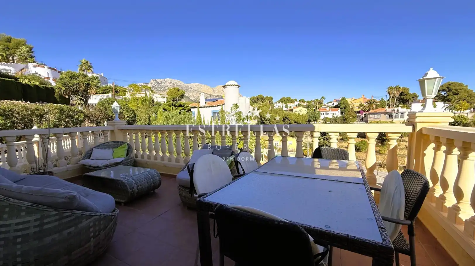 Vista exterior de Casa o chalet en venta en La Nucia con Aire acondicionado, Calefacción y Jardín privado