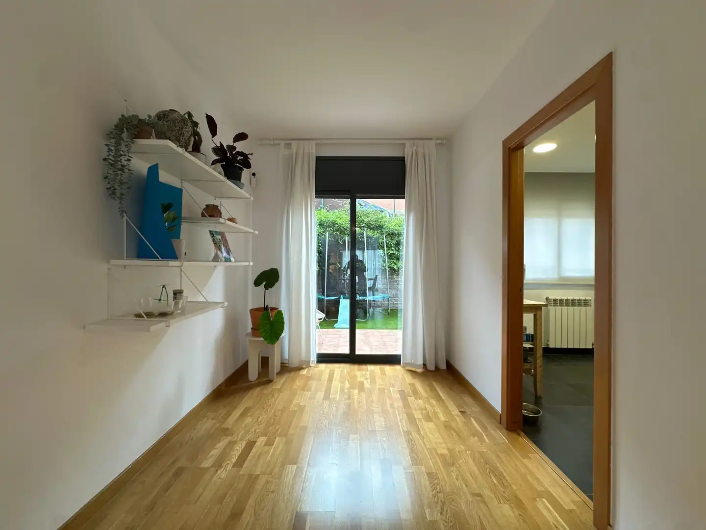 Einfamilien-Reihenhaus zum Verkauf in Sant Esteve Sesrovires mit Klimaanlage, Heizung und Privatgarten