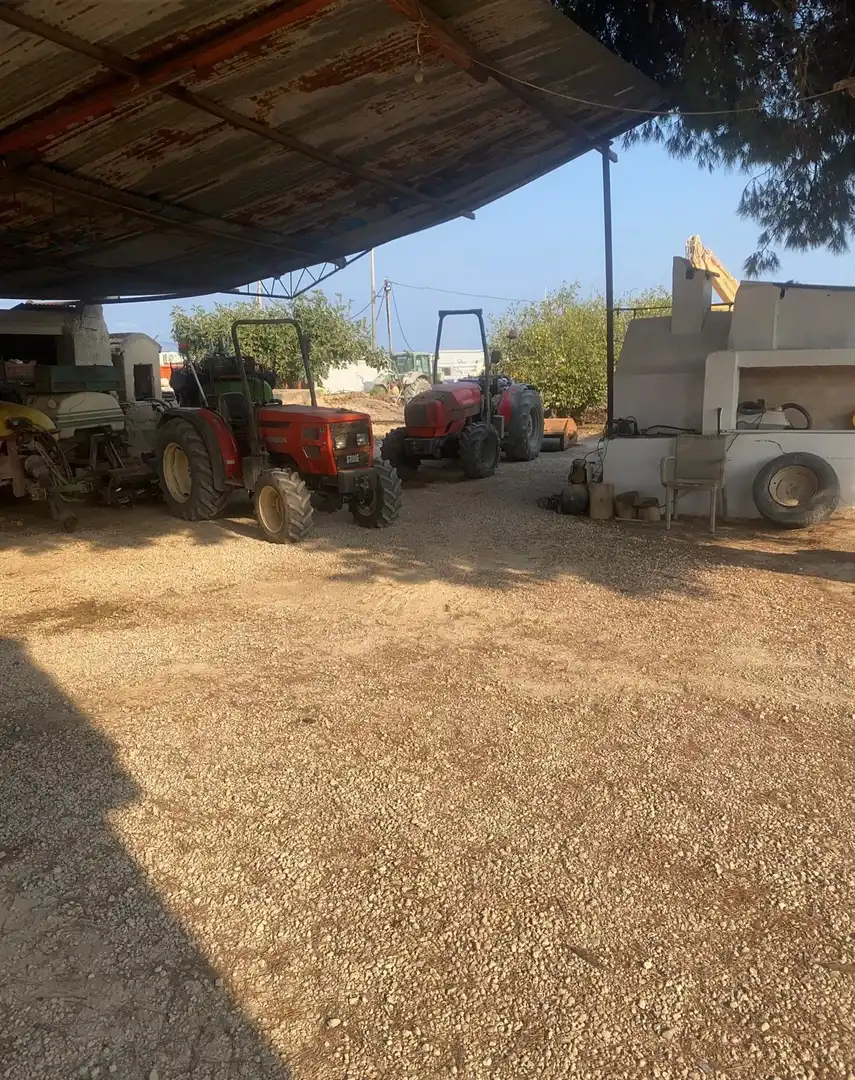 Parking of Country homes for sale in Guardamar del Segura