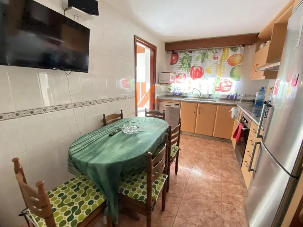 Kitchen of Flat for rent in Santiago de Compostela   with Furnished