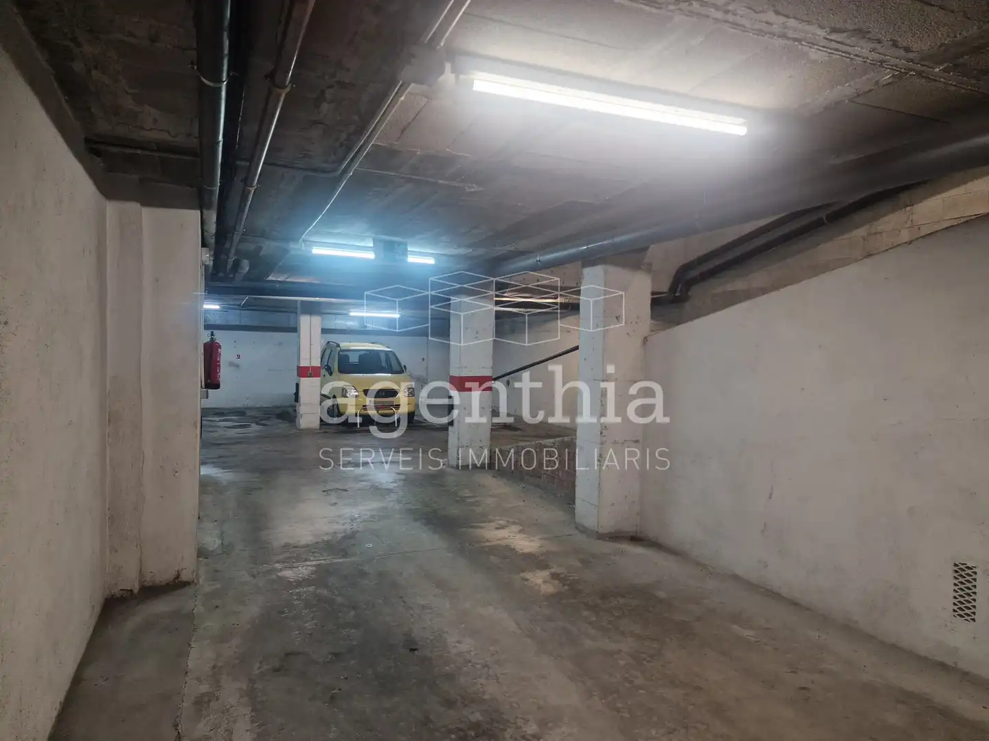 Aparcament de Garatge en venda en Girona