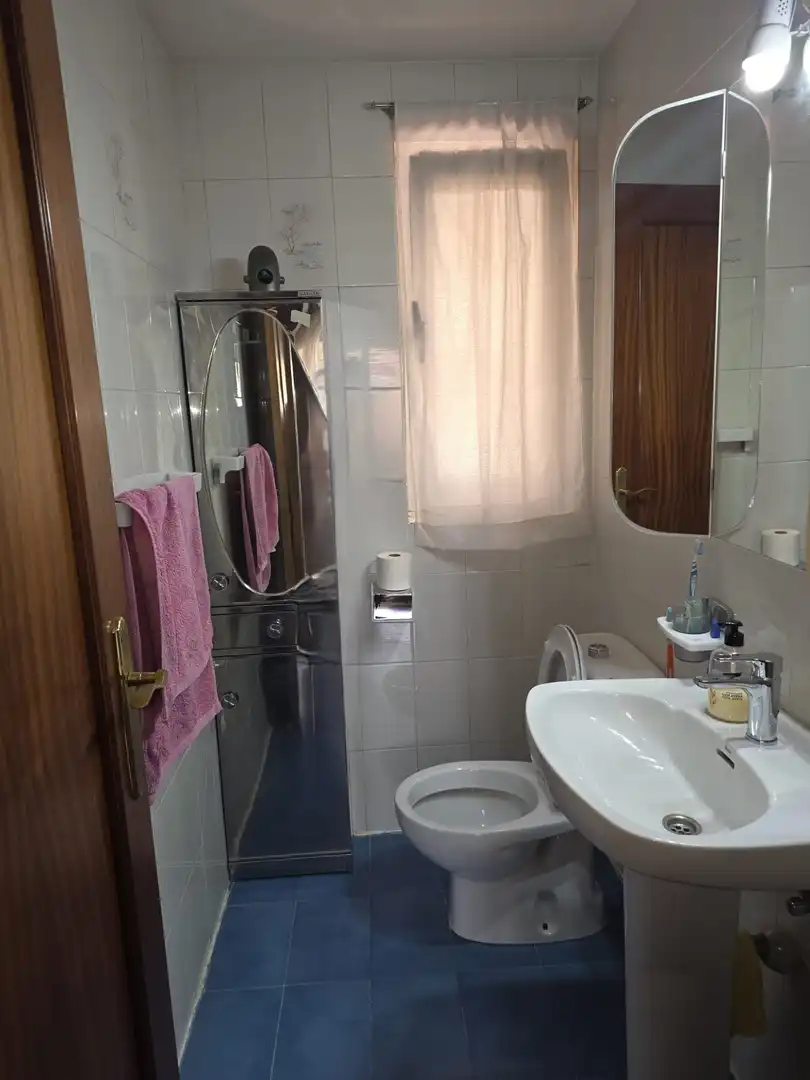 Bathroom of Flat for sale in Salamanca  with Heating, Parquet flooring and Balcony