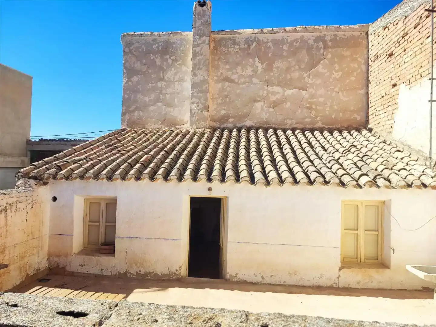 Vista exterior de Casa adosada en venda en Cortes de Baza