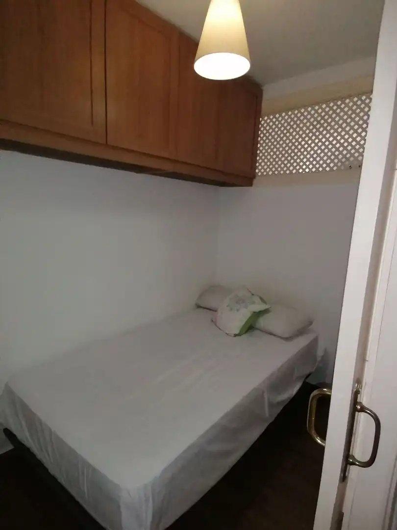 Habitación de Piso de alquiler en Algeciras con Amueblado y Piscina comunitaria