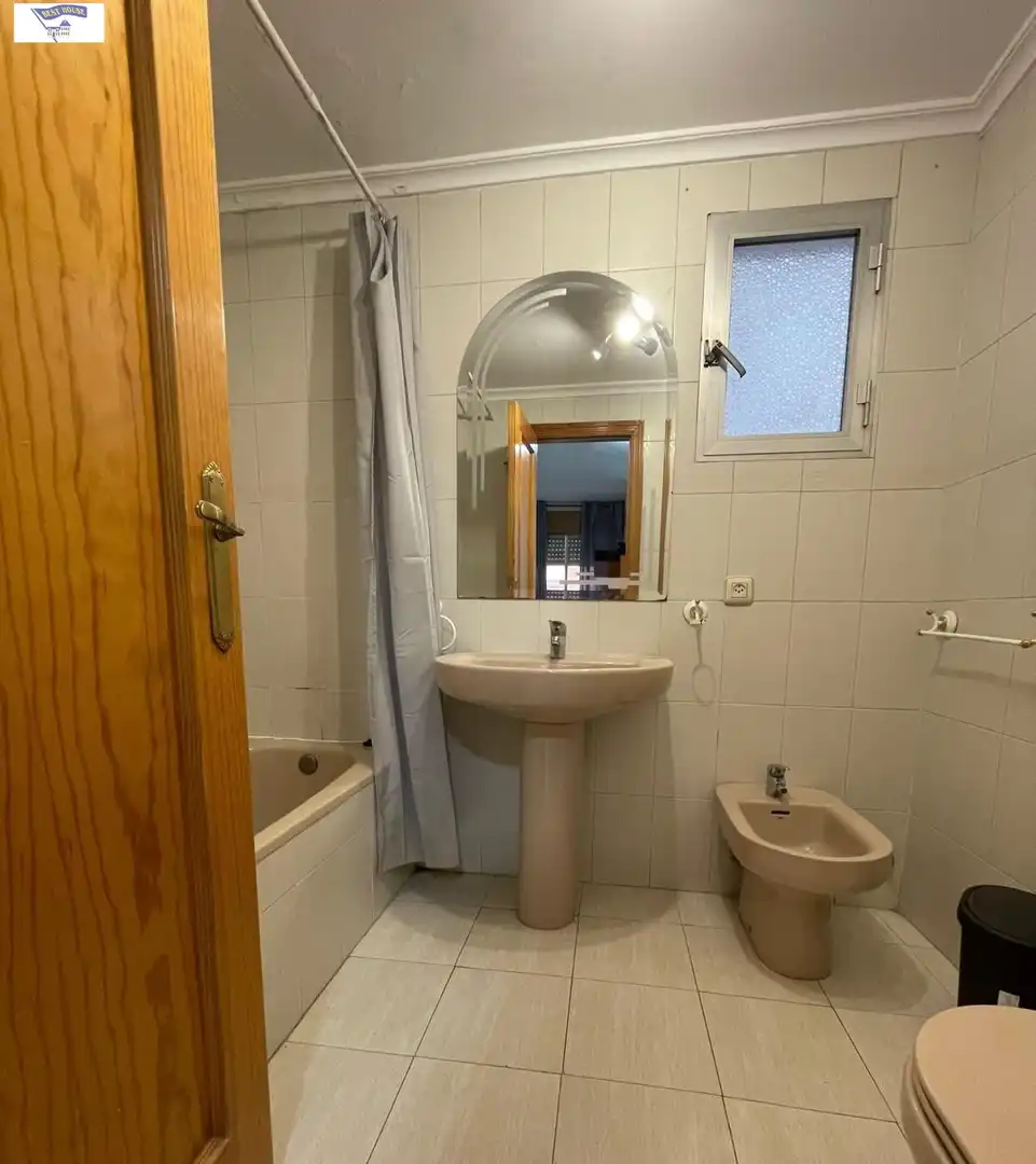 Badezimmer von Wohnung zum Verkauf in Albacete mit Heizung, Abstellraum und Balkon