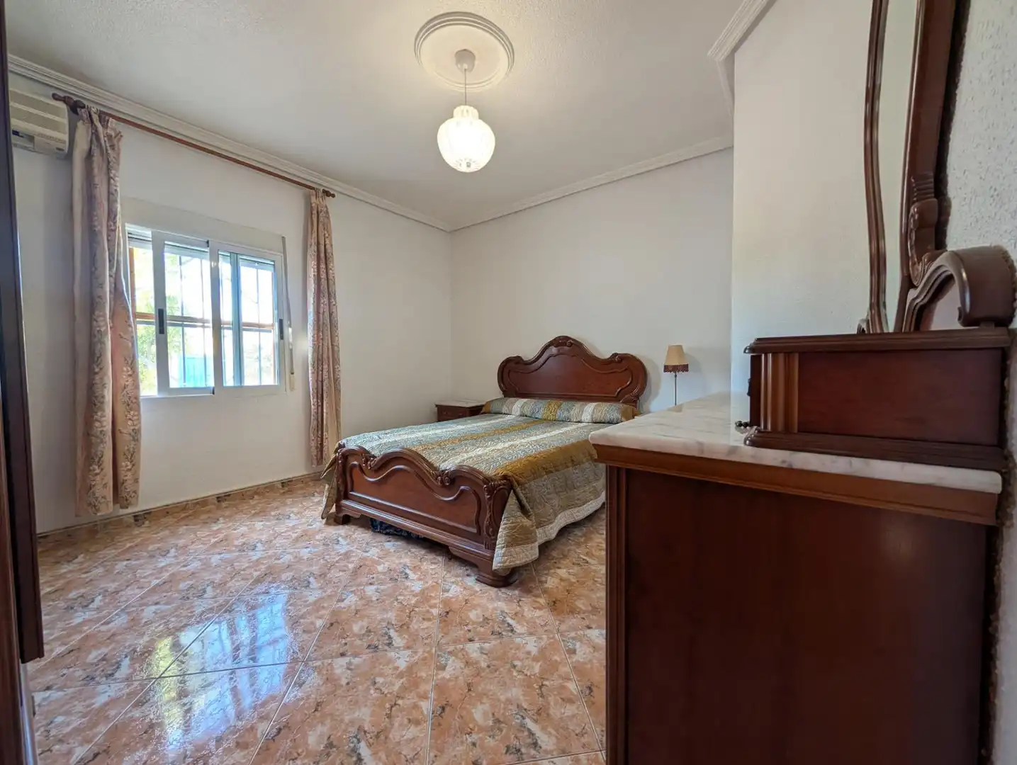 Dormitori de Casa o xalet en venda en Aspe amb Aire condicionat i Piscina