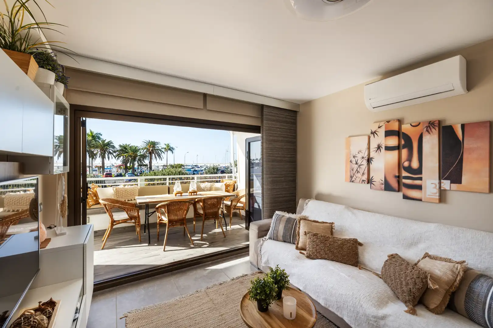 Terrasse von Wohnung zum Verkauf in Mogán mit Klimaanlage, Terrasse und Möbliert