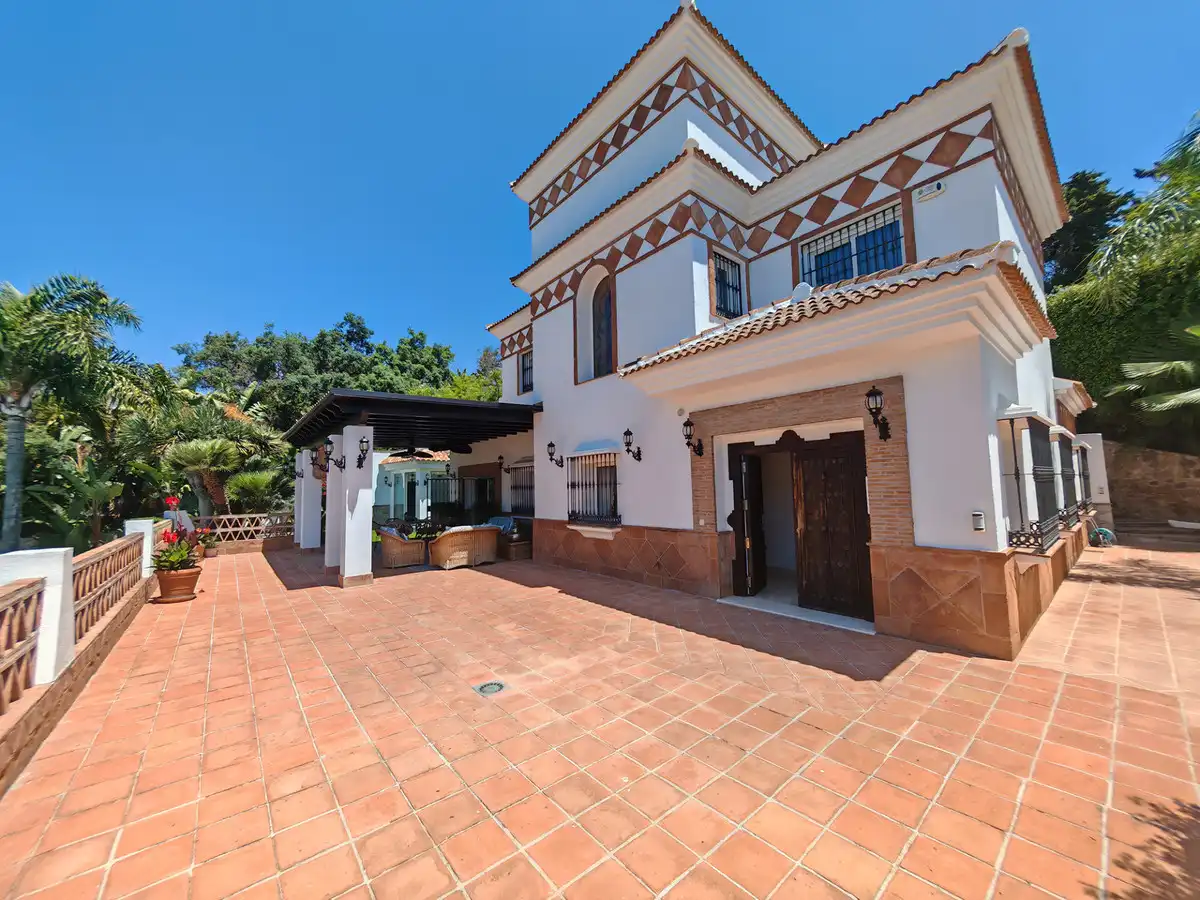 Garden of Houses for sale in Marbella  with Air Conditioner, Heating and Private garden