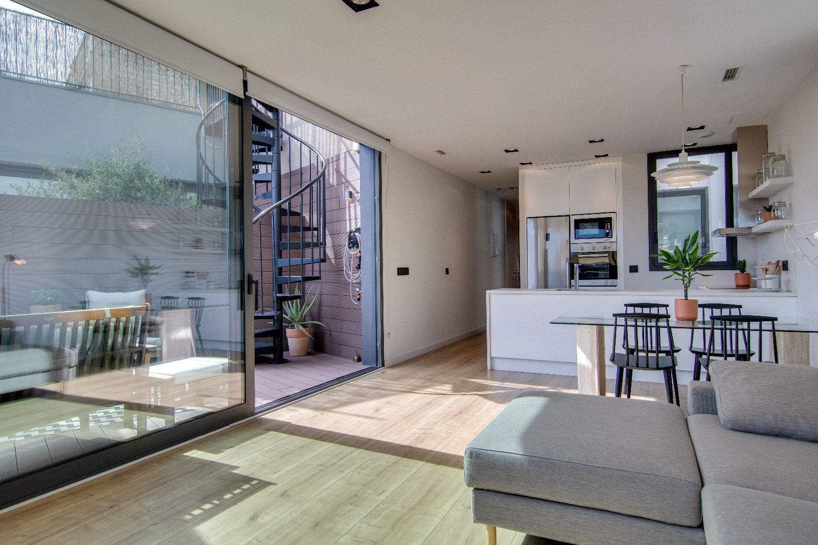 Ático de alquiler en  Barcelona Capital con Aire acondicionado, Calefacción y Parquet