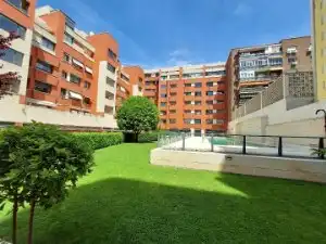 Vista exterior de Ático de alquiler con opción a compra en Madrid con Aire acondicionado, Calefacción y Terraza