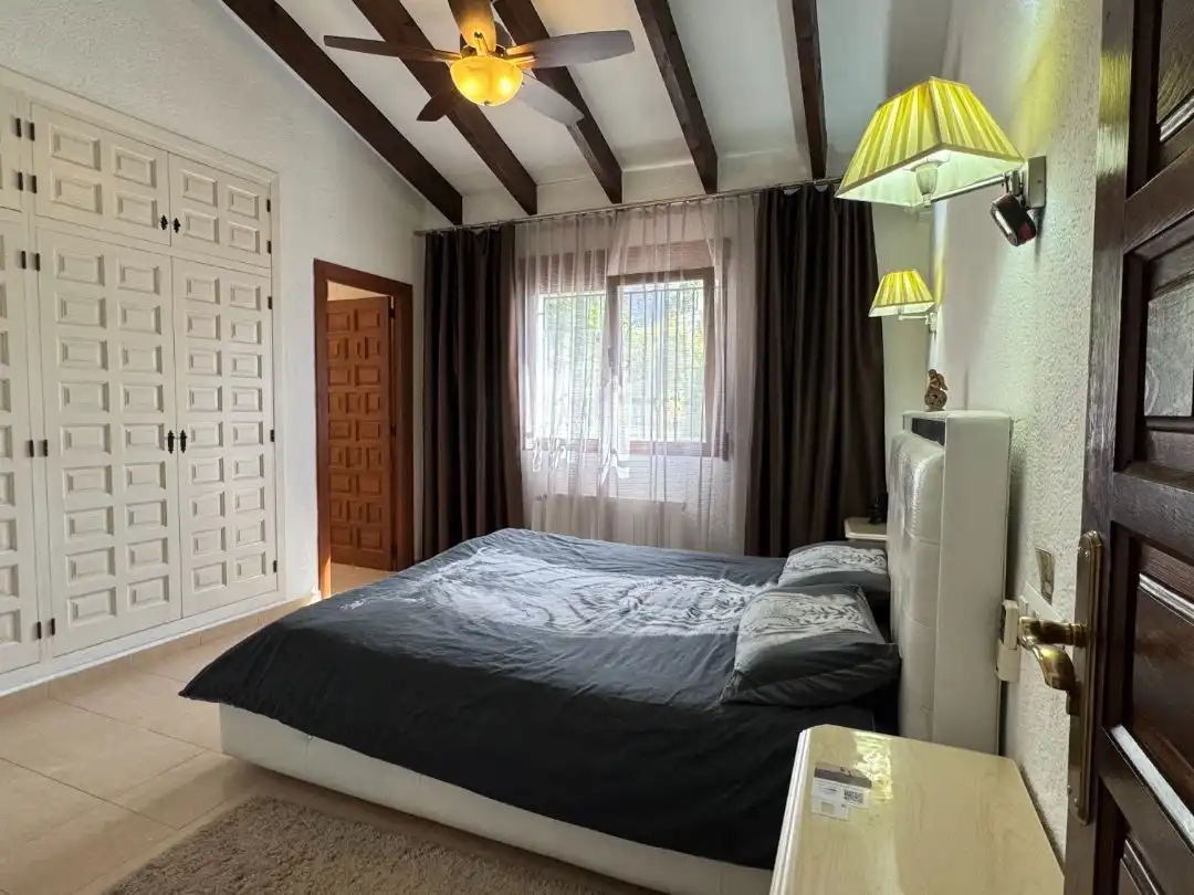 Habitación de Casa o chalet en venta en Montgó - Ermita