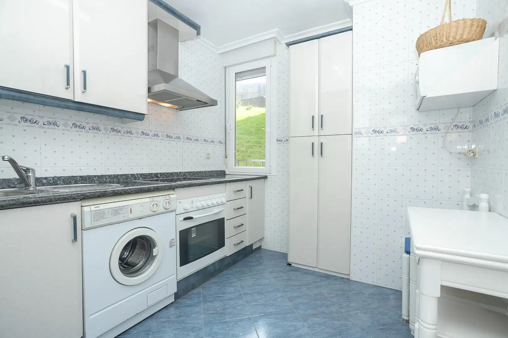 Cuina de Pis en venda en San Vicente de la Barquera amb Terrassa