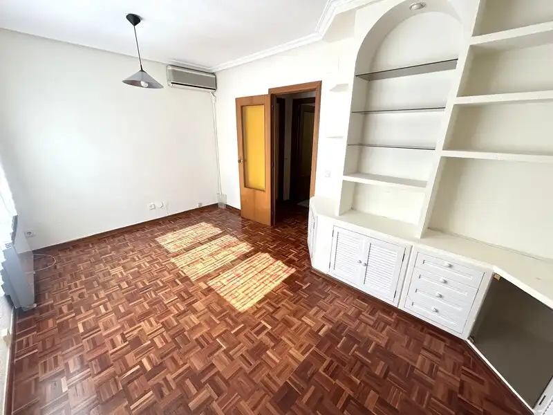 Habitación de Piso en venta en Madrid con Aire acondicionado y Calefacción