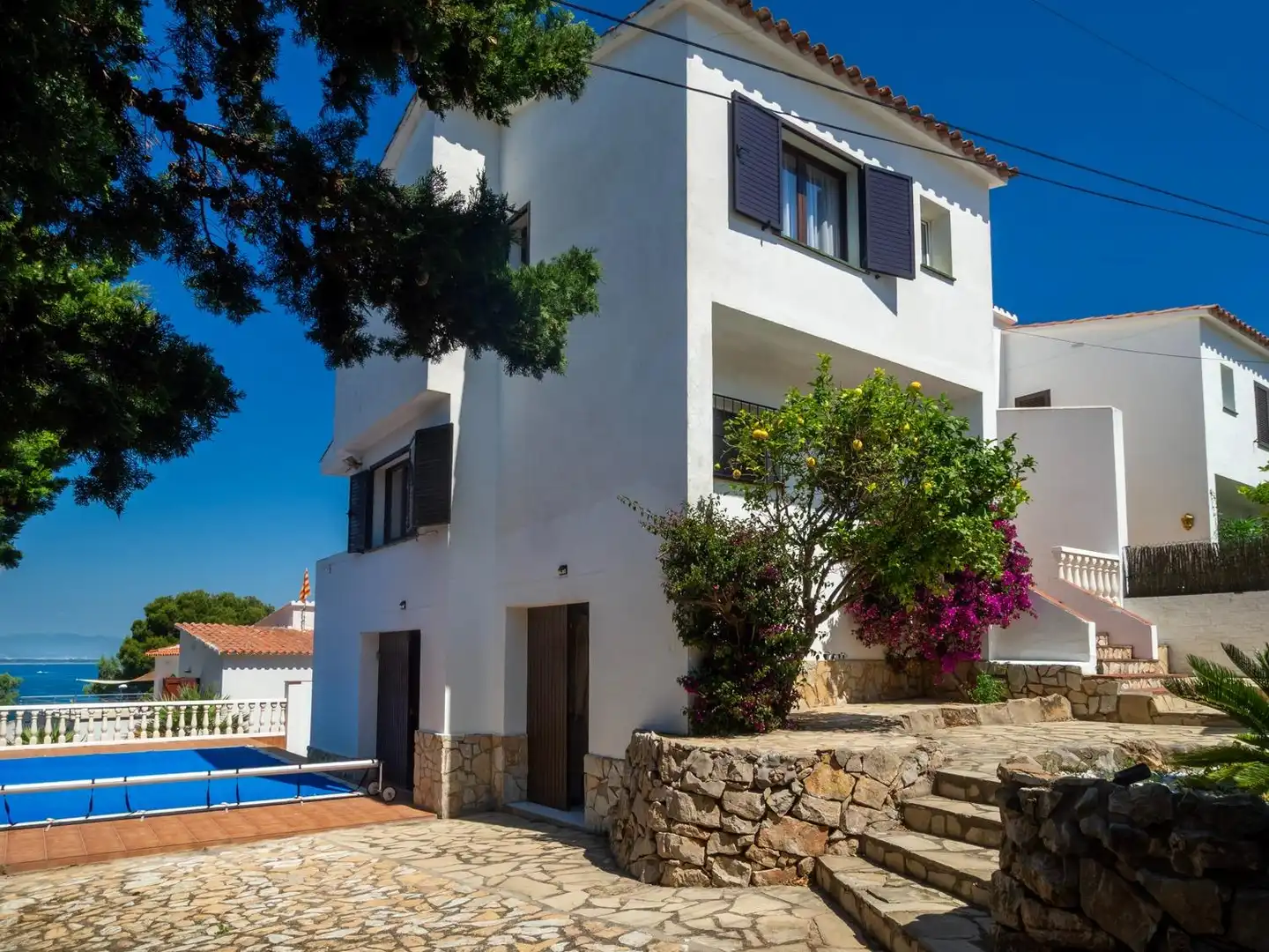 Vista exterior de Casa o chalet en venta en L'Escala con Jardín privado, Terraza y Piscina