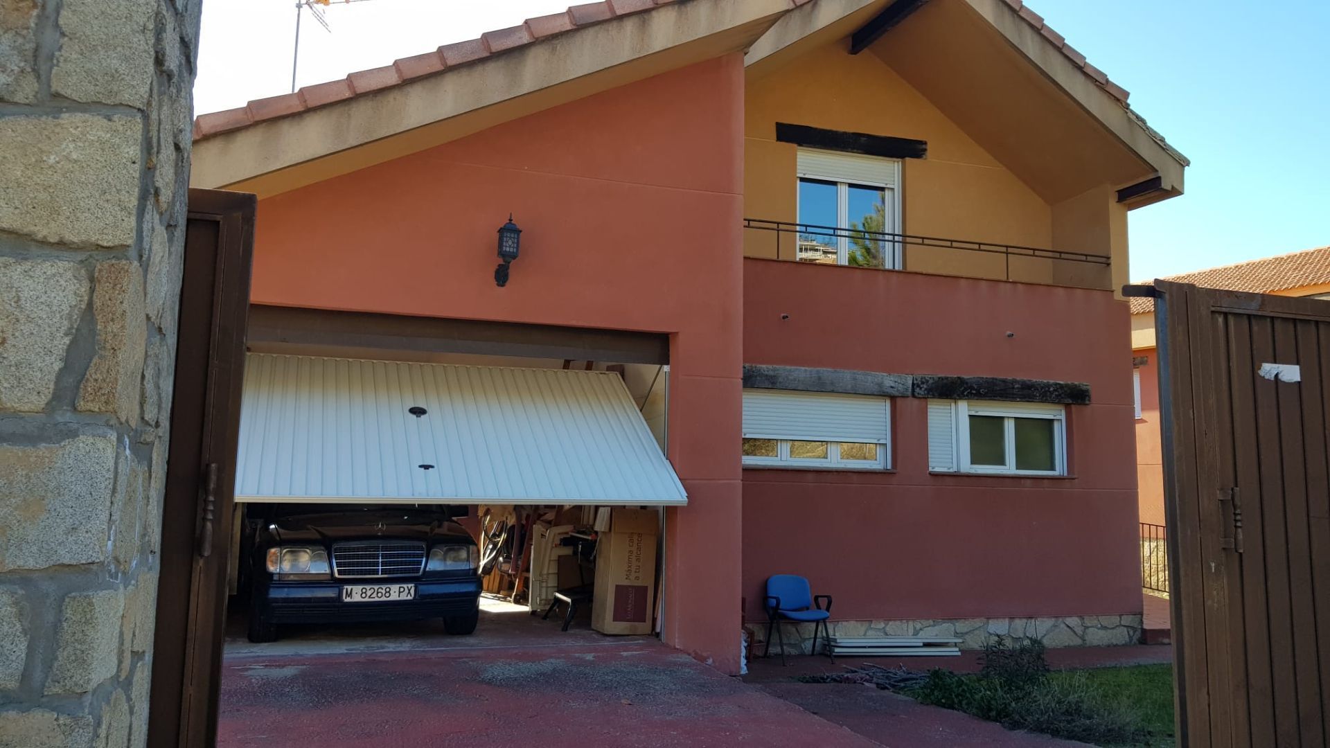 Aparcament de Casa o xalet en venda en Robledo de Chavela amb Calefacció, Jardí privat i Terrassa