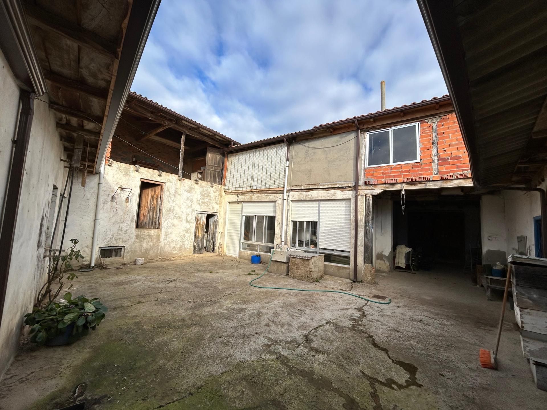 Country house for sale in Valderrey