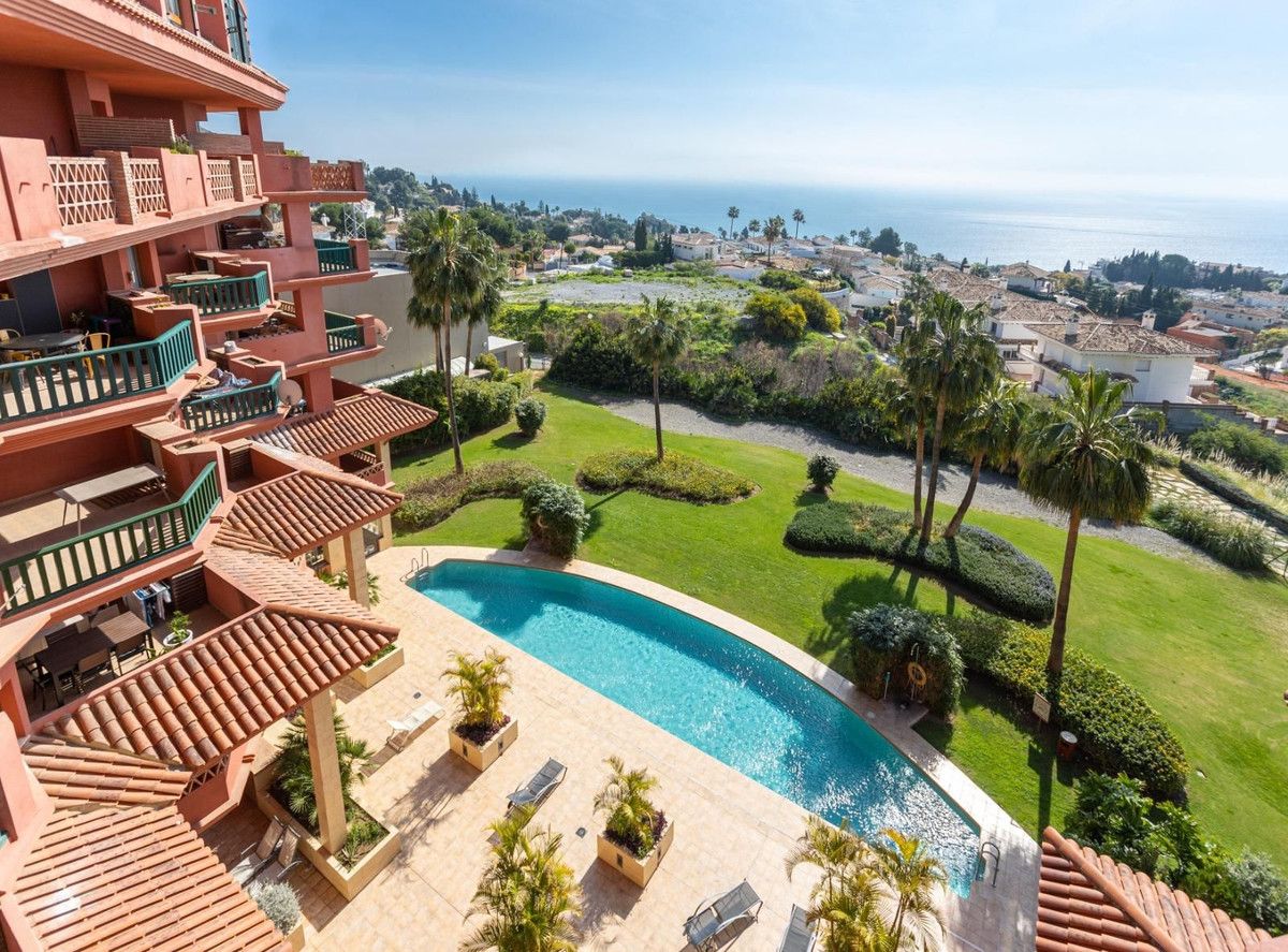 Exterior view of Attic for rent in Benalmádena  with Air Conditioner, Private garden and Terrace