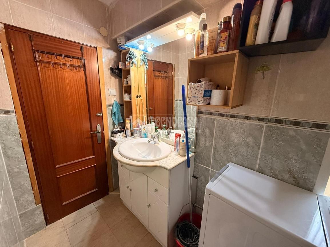 Bathroom of Flat for sale in  Madrid Capital