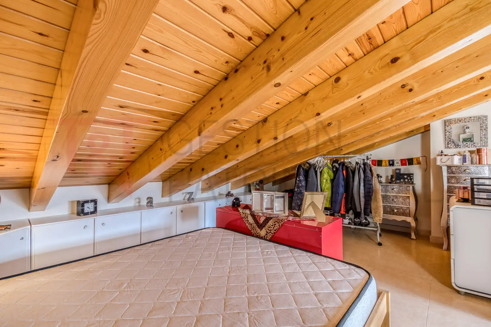 Schlafzimmer von Einfamilien-Reihenhaus zum Verkauf in El Masnou mit Klimaanlage, Heizung und Terrasse