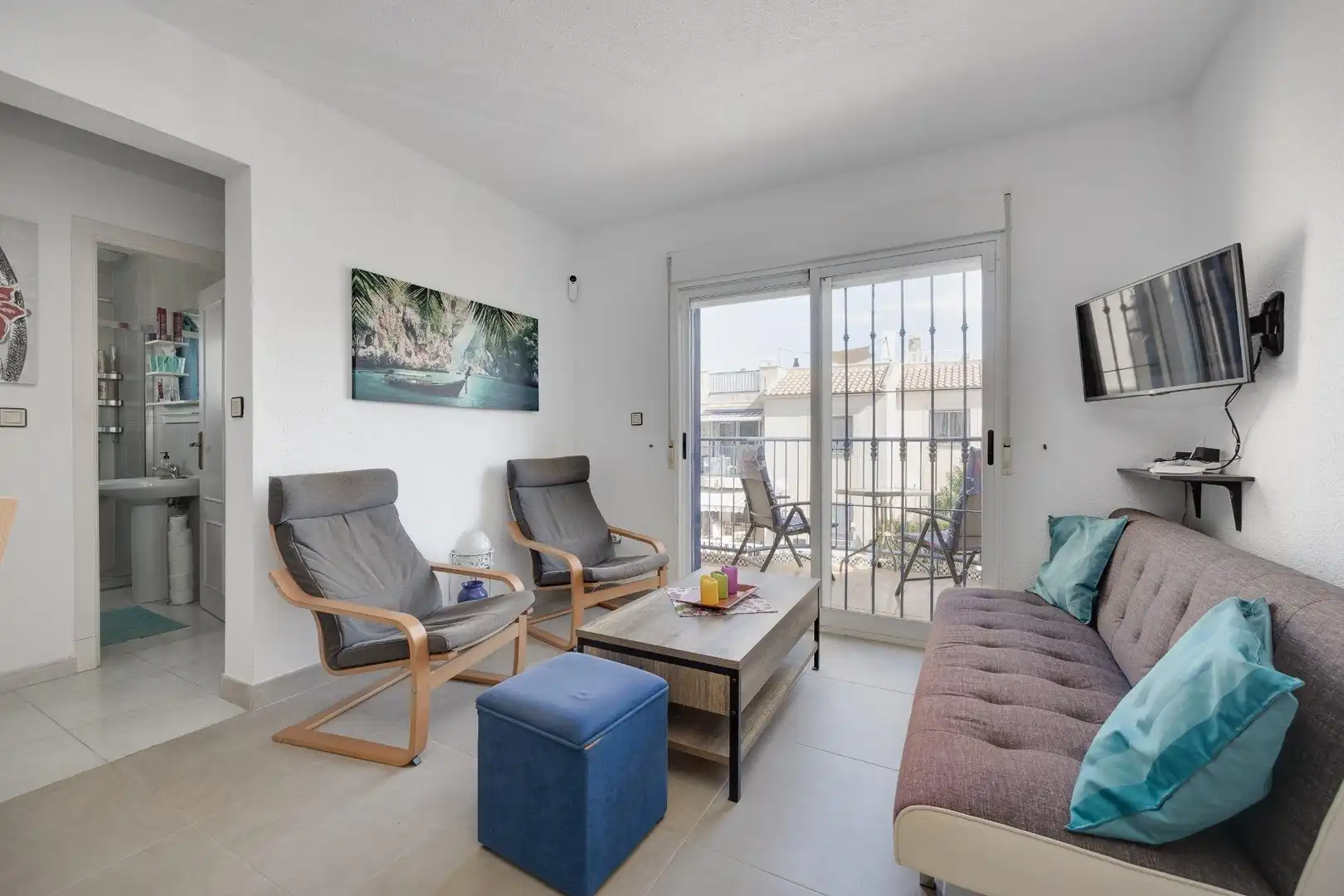 Sala d'estar de Casa o xalet en venda en Torrevieja amb Aire condicionat, Piscina i Moblat