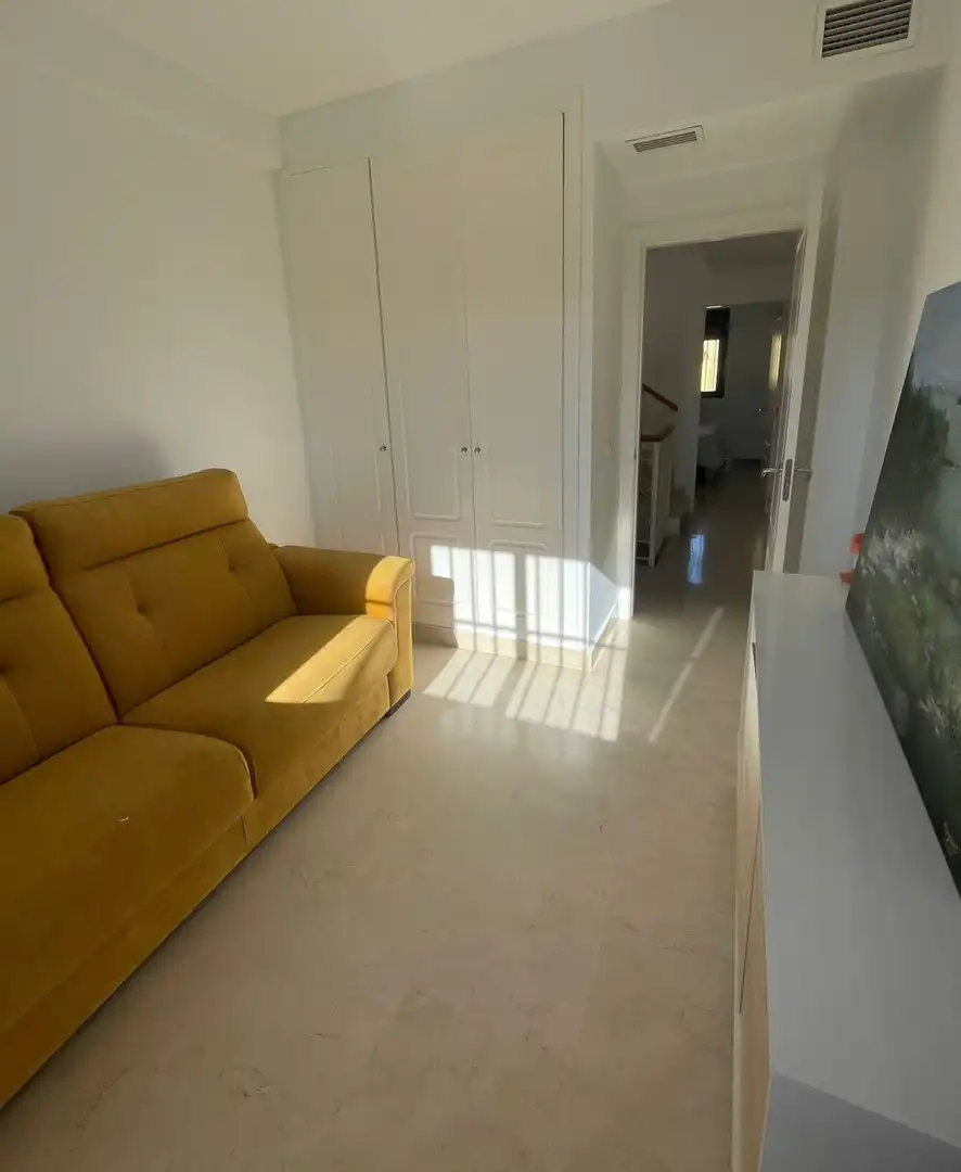 Casa o xalet en venda en Dos Hermanas amb Aire condicionat, Traster i Piscina comunitària