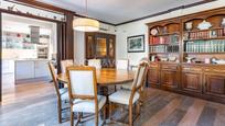 Menjador de Apartament en venda en Sant Boi de Llobregat amb Aire condicionat, Calefacció i Jardí privat