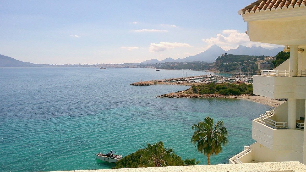 Vista exterior de Àtic en venda en Altea amb Aire condicionat, Calefacció i Terrassa