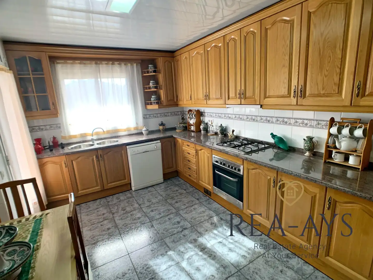Cocina de Casa o chalet en venta en Vallirana con Jardín privado, Terraza y Trastero