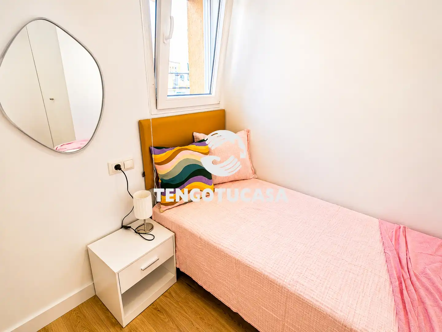 Bedroom of Flat for sale in Madrid  with Air Conditioner, Furnished and Oven