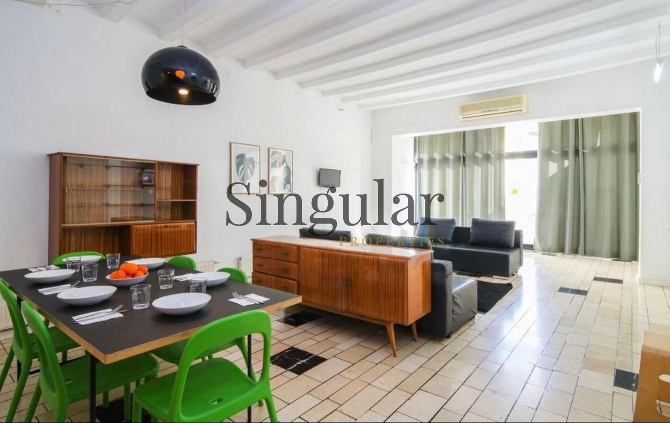 Living room of Flat for sale in  Barcelona Capital  with Air Conditioner, Heating and Terrace