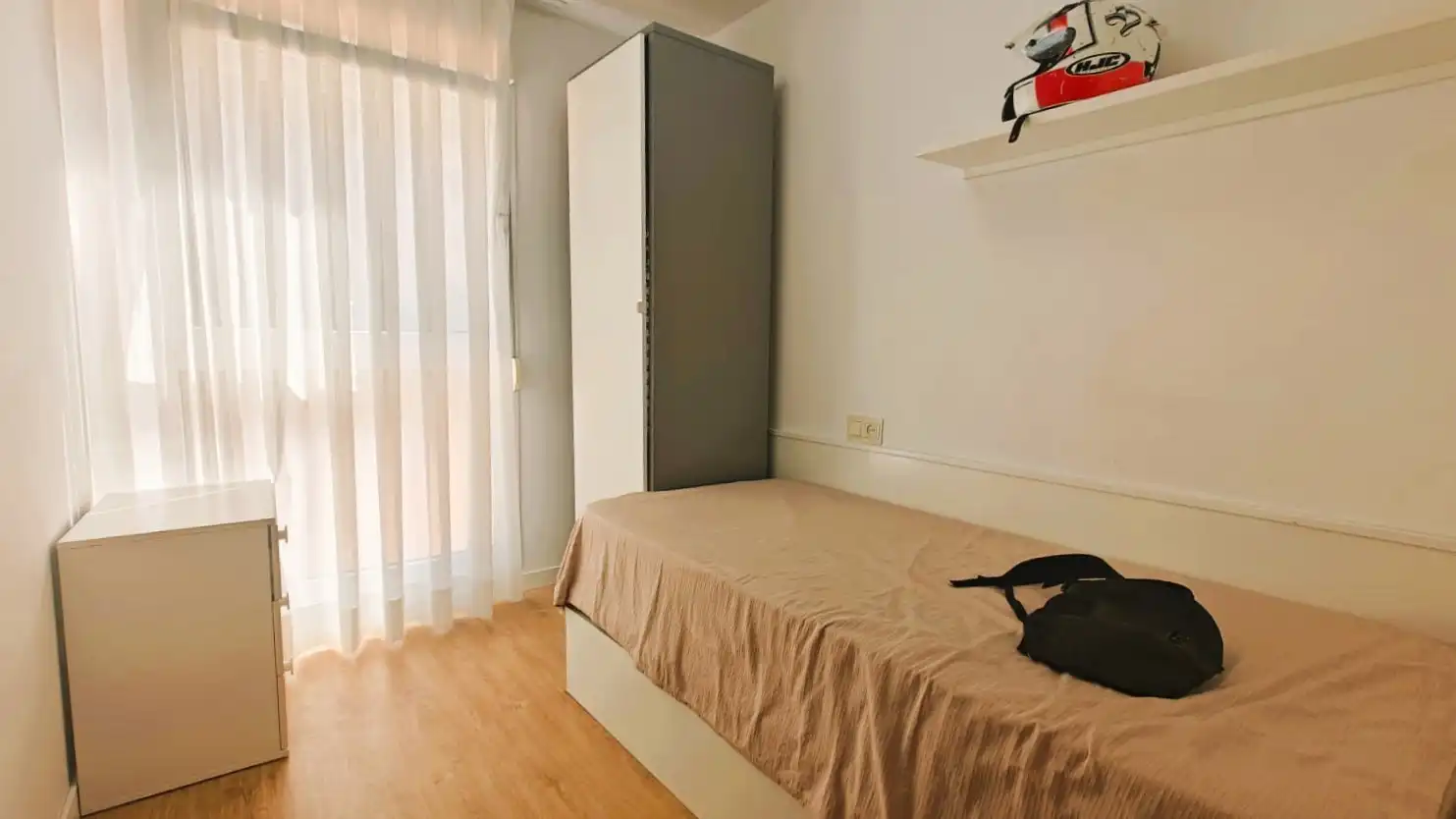 Bedroom of Flat for sale in Valencia  with Air Conditioner, Furnished and Oven