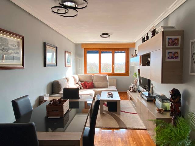 Piso en Venta en Camino de Villalón en Barriada Yagüe