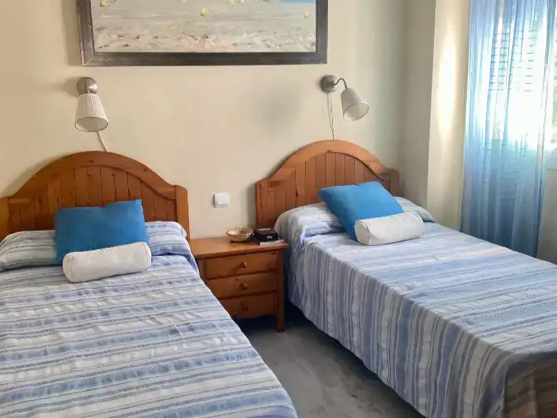 Schlafzimmer von Wohnung zur Miete in Rota mit Klimaanlage, Schwimmbad und Balkon