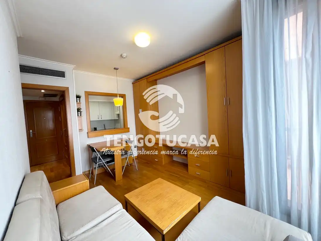 Dormitori de Pis en venda en  Madrid Capital amb Calefacció, Piscina i Moblat