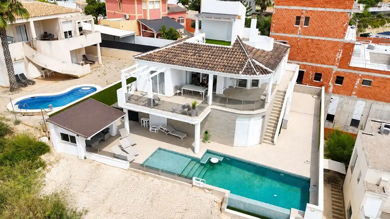 Vista exterior de Casa o xalet en venda en Rojales amb Calefacció, Jardí privat i Terrassa