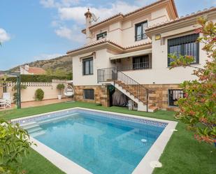 Vista exterior de Casa o xalet en venda en Padul amb Aire condicionat, Jardí privat i Terrassa