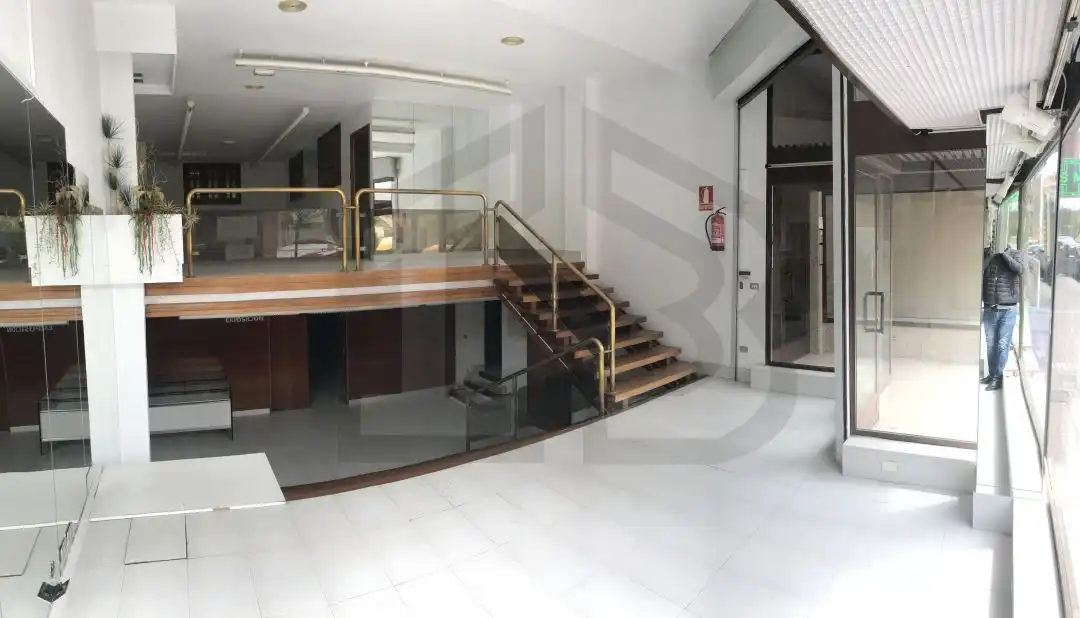 Local comercial en venta en Avenida Burgos 13