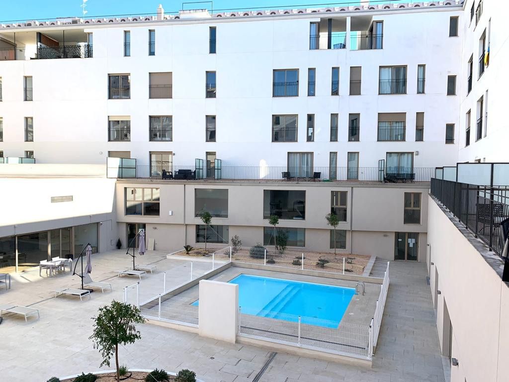 Schwimmbecken von Wohnung zur Miete in  Valencia Capital mit Klimaanlage, Heizung und Privatgarten