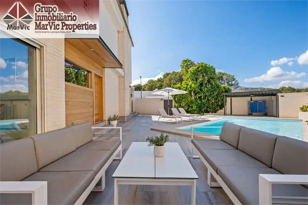 Chalet con piscina en venta en Escandinavia - Cautivador, imagen 2