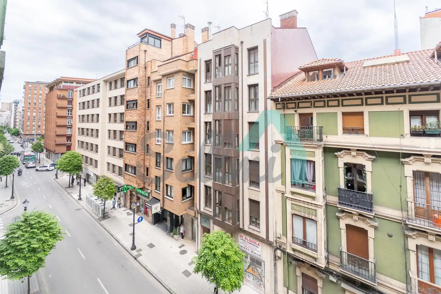 Vista exterior de Pis de lloguer en Gijón  amb Calefacció, Parquet i Terrassa