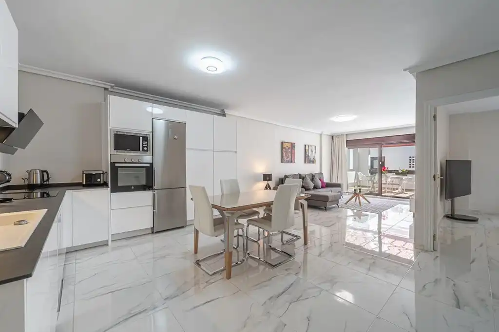 Home with pool for sale in Nueva Andalucía, imagen 3