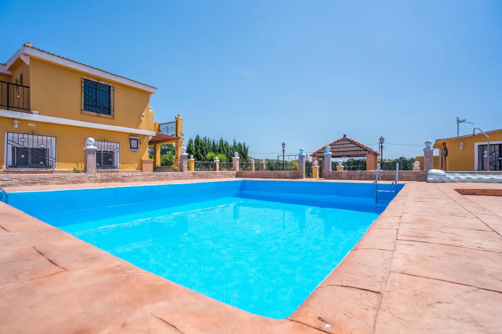 Piscina de Casa o chalet en venta en Benaguasil con Aire acondicionado, Calefacción y Jardín privado