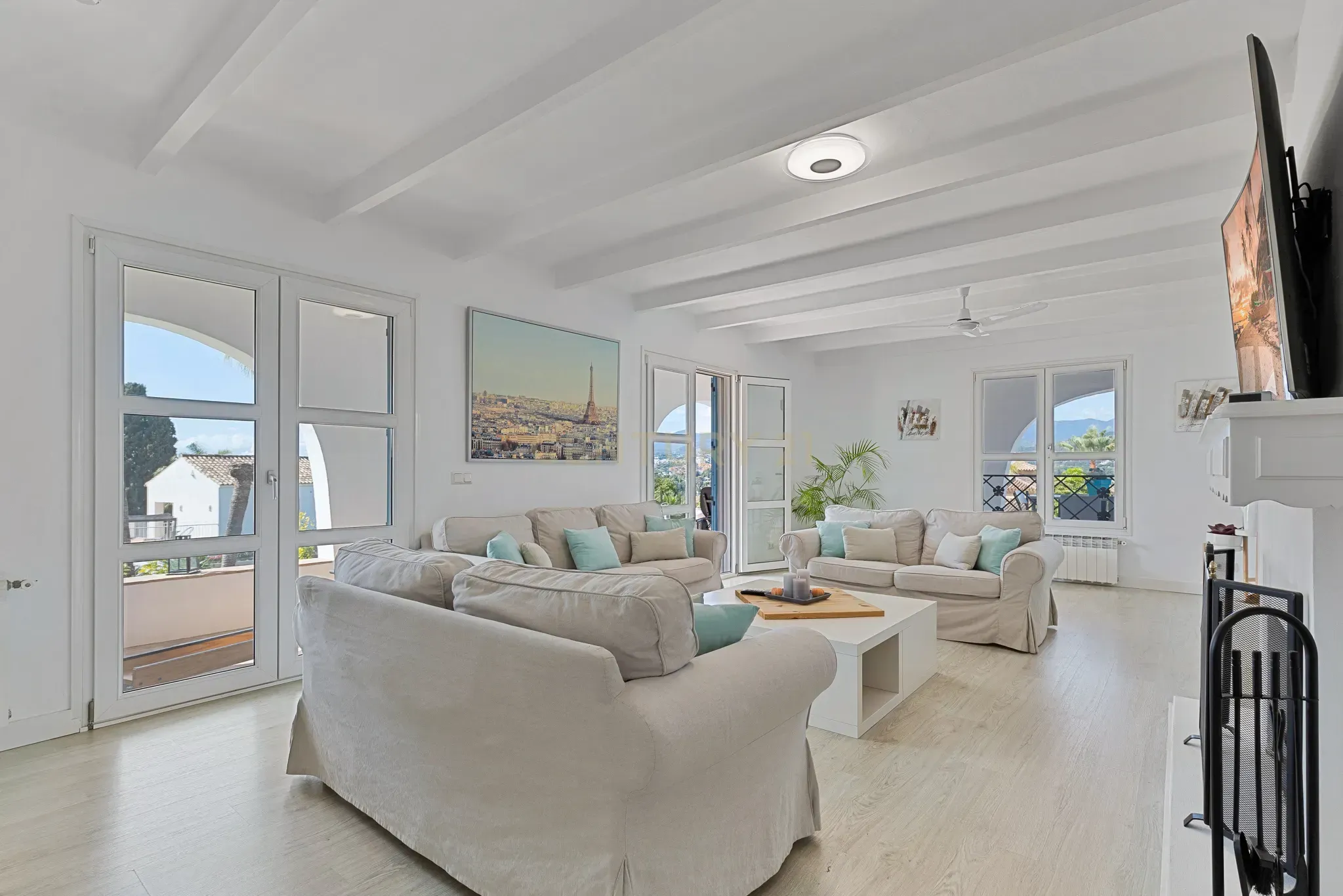 Living room of House or chalet for sale in Marbella  with Air Conditioner, Private garden and Swimming Pool